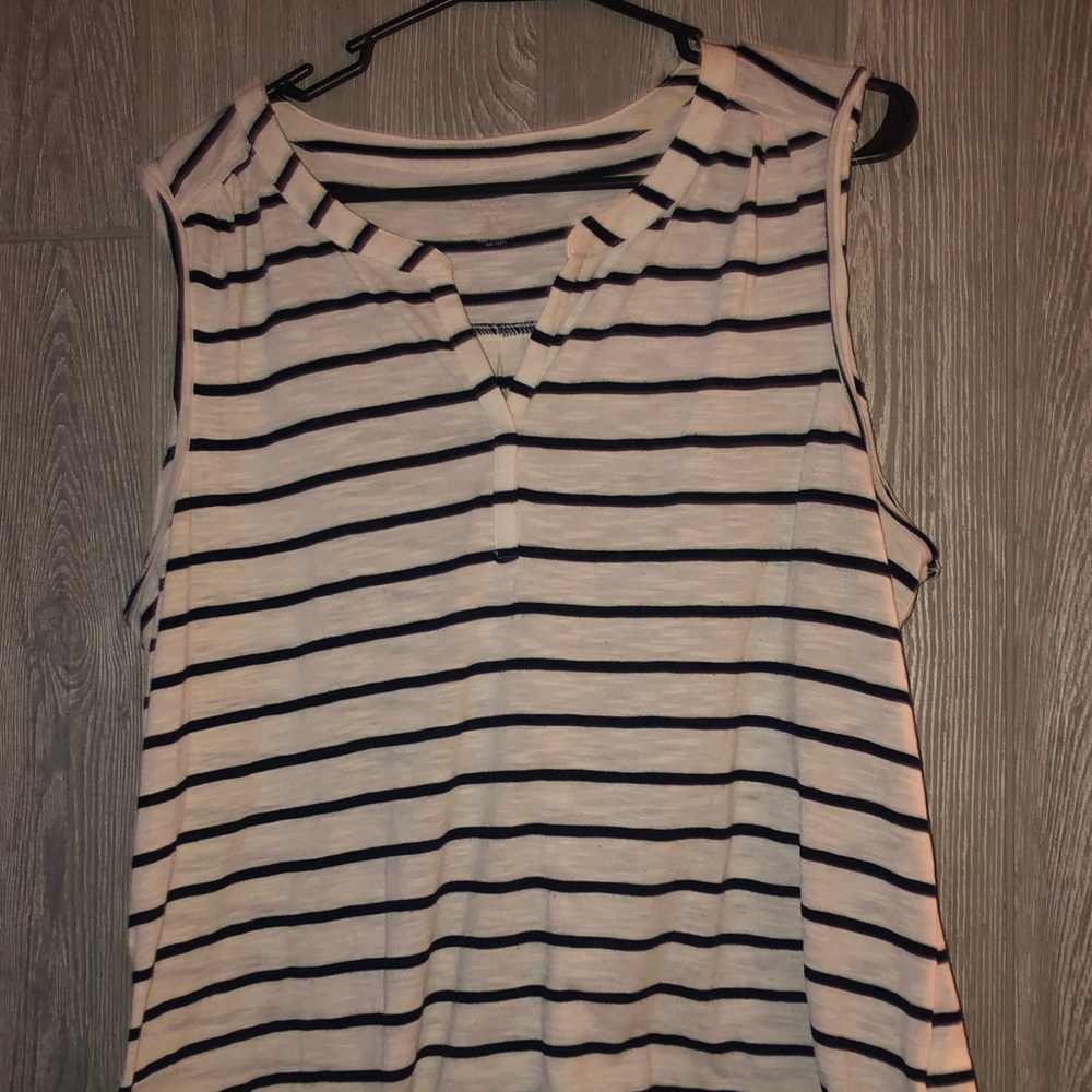 ⭐️⭐️Sonoma Women’s Tank Top